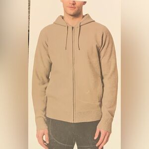 LIGHT WEIGHT HOODED SWEATER